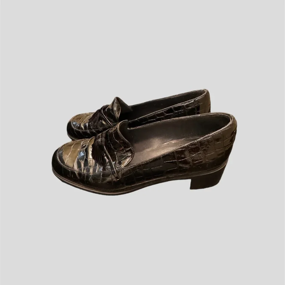 Stuart Weitzman size 7 black patent leather pump loafers